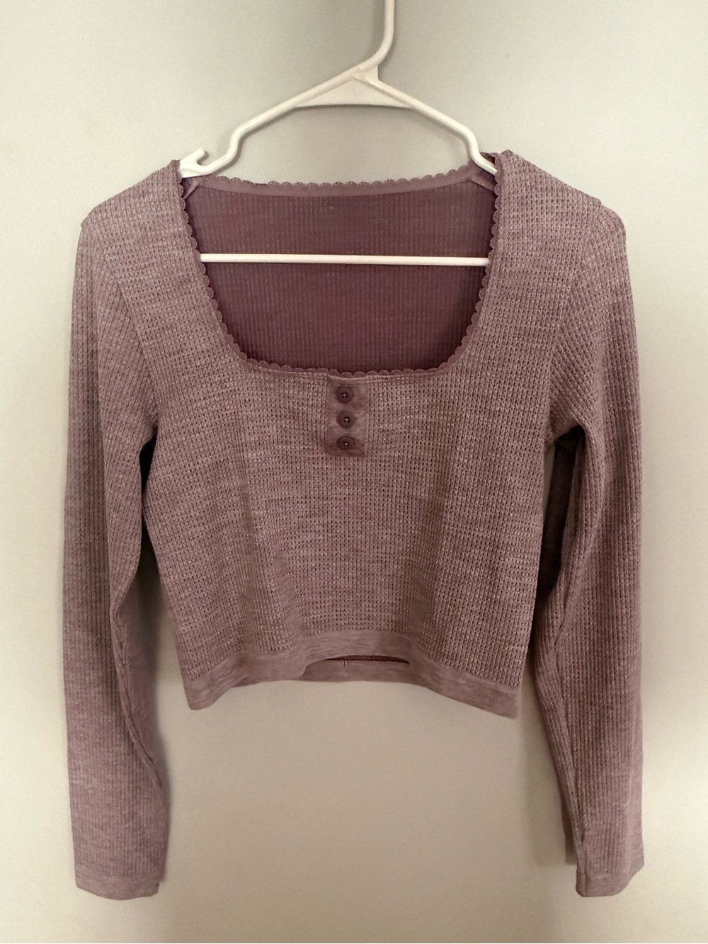 Fabletics Women’s Medium Purple Cable Knit Long Sleeve Crop Top NWOT